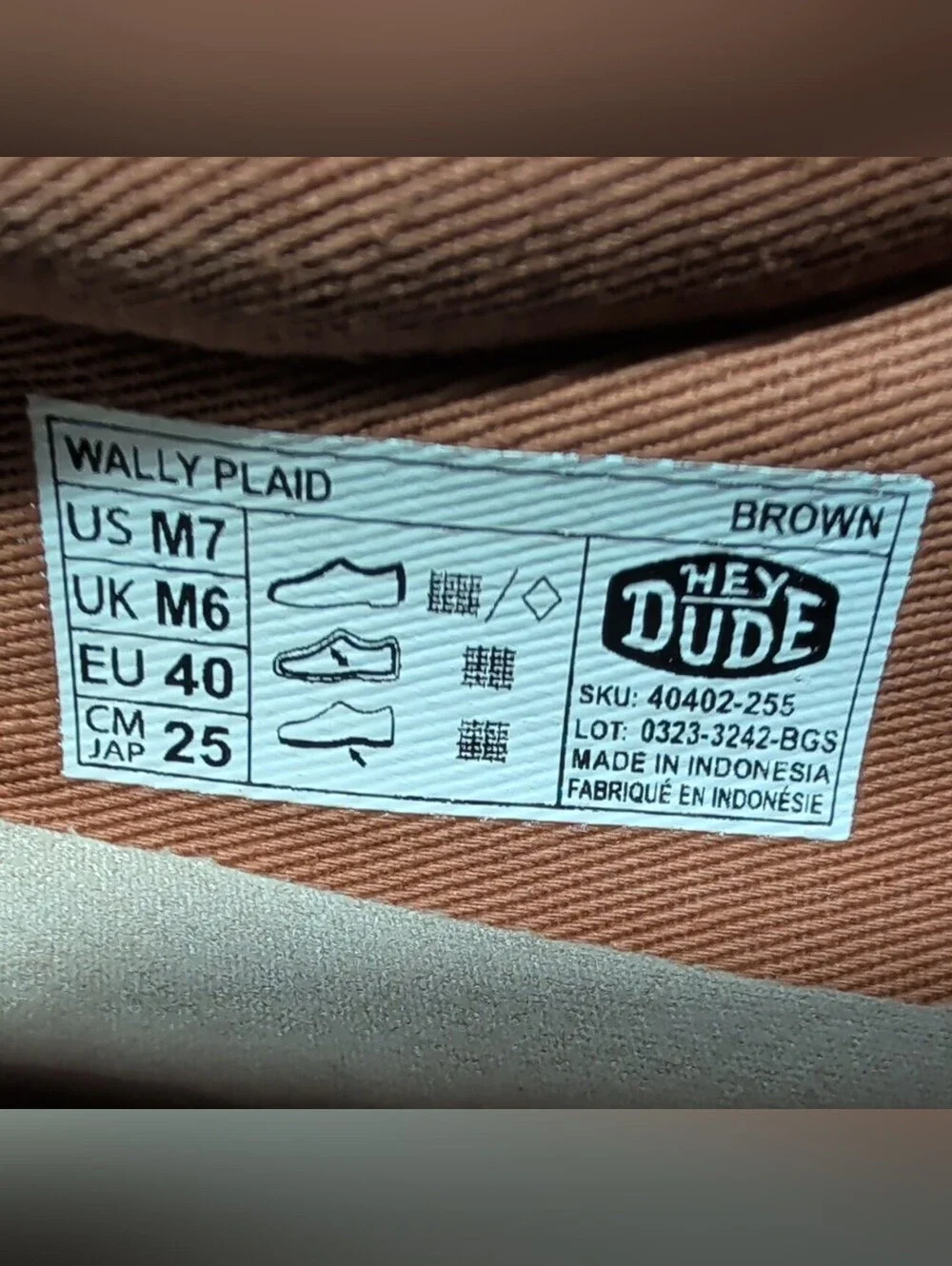 Hey Dude Wally Plaid brown size 7